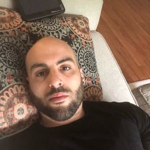 Meet your Posher, Louis